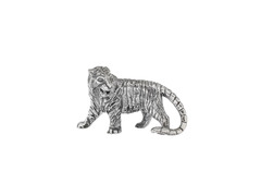 Серебряный сувенир "Тигр" средний стоит